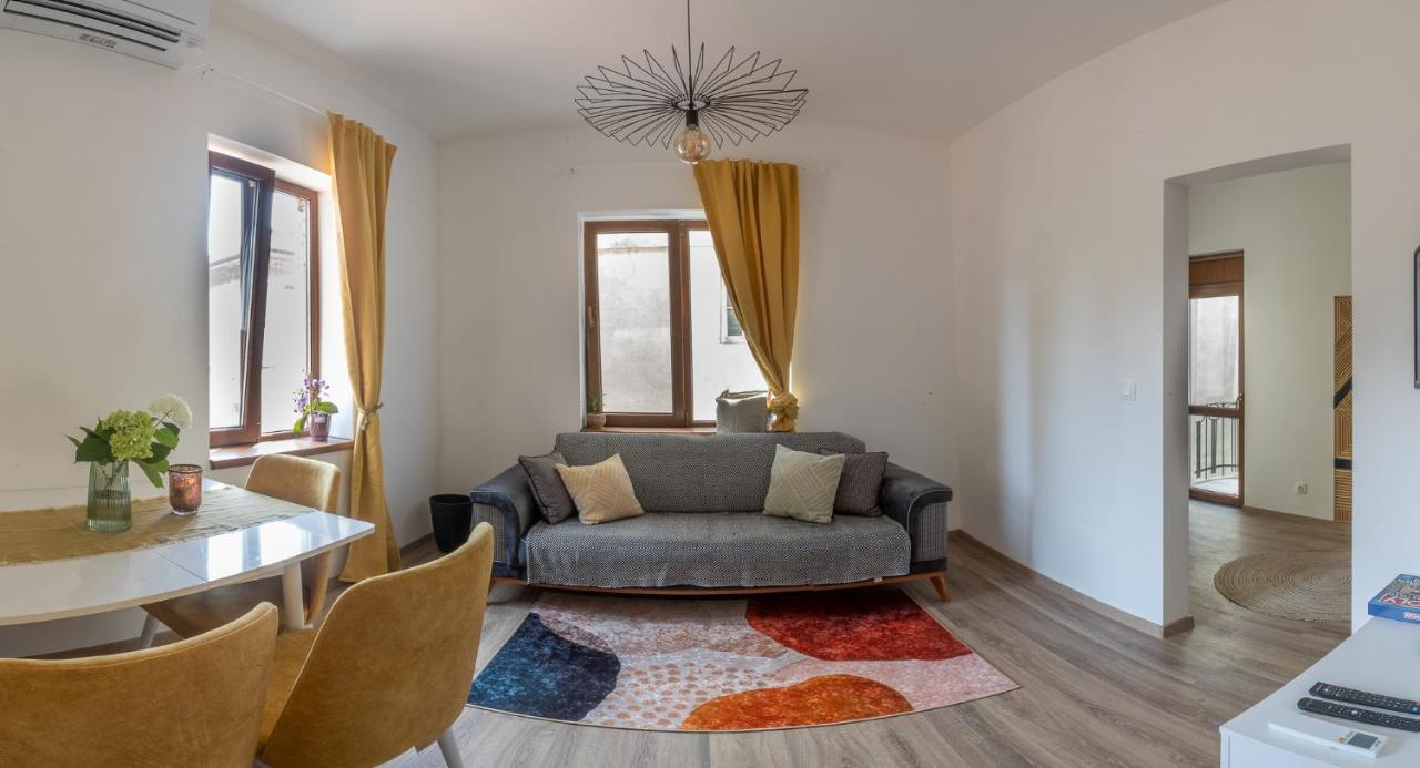 Linden House - A Lovely Apartment In Central Varna Exterior photo