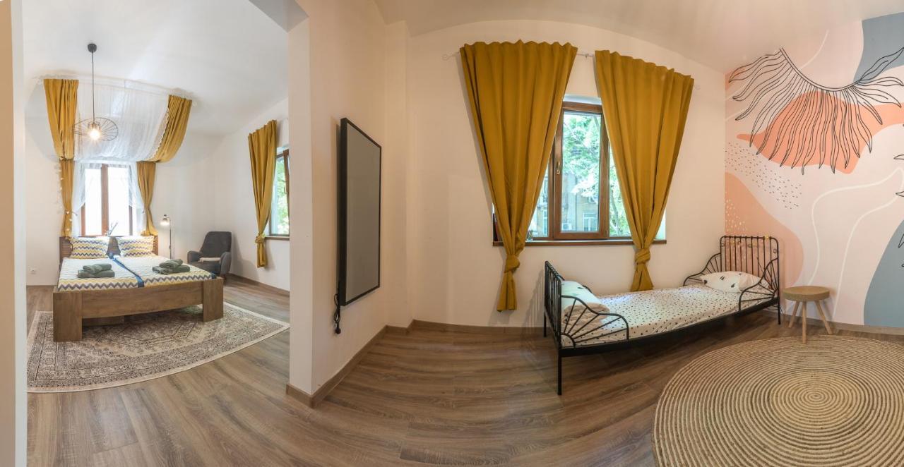 Linden House - A Lovely Apartment In Central Varna Exterior photo