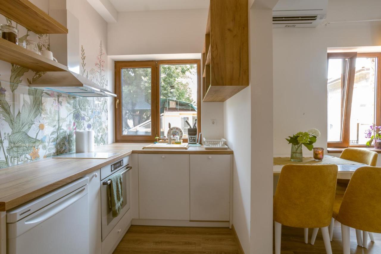 Linden House - A Lovely Apartment In Central Varna Exterior photo